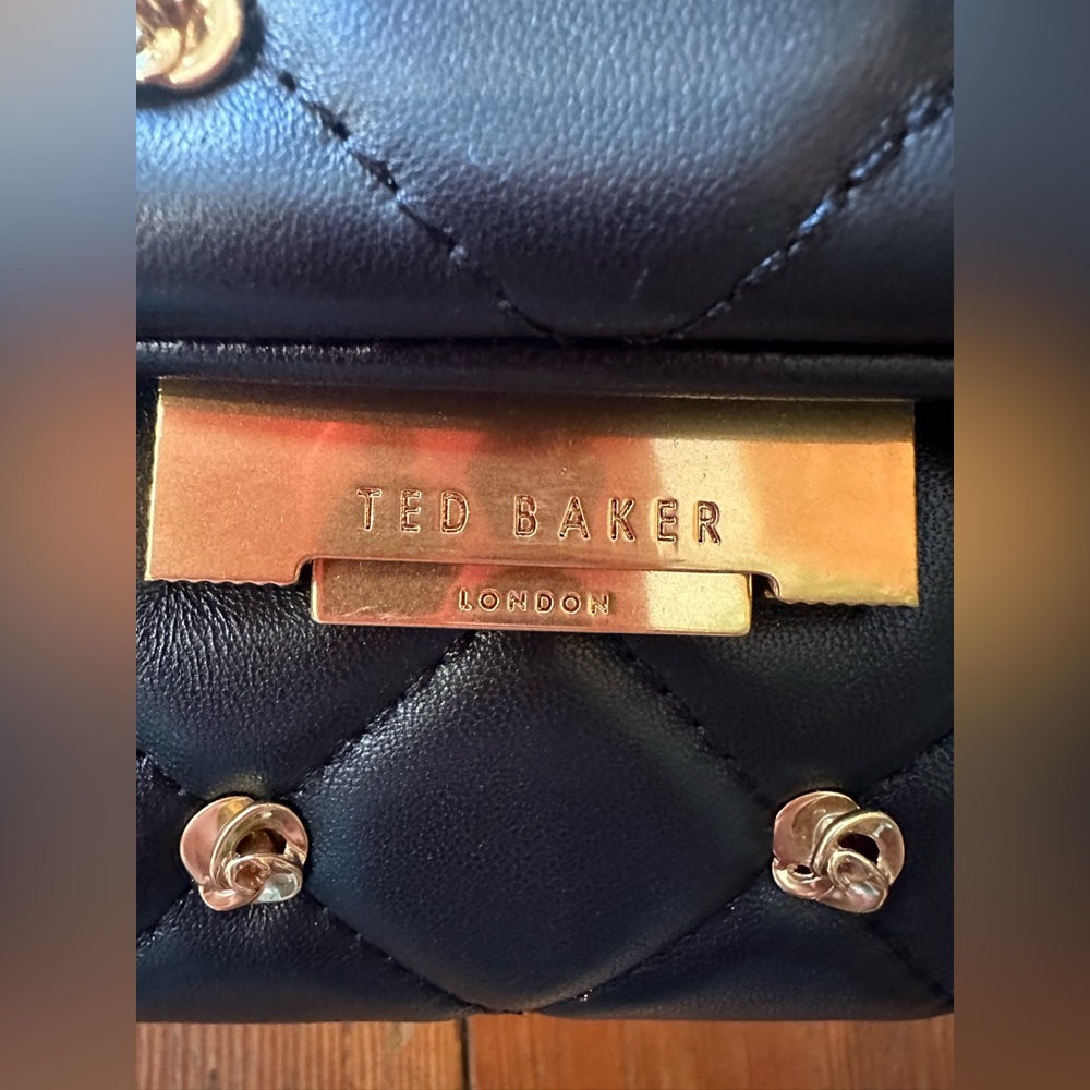 NWOT Ted Baker black Quilted Mini Bag with Gold Chain - Picture 3 of 6